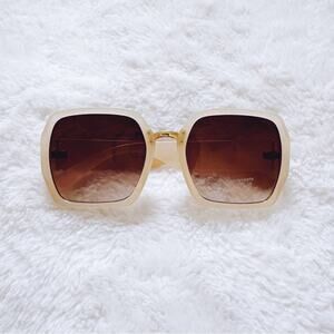 Layla Clear Beige Sleek Square Sunglasses